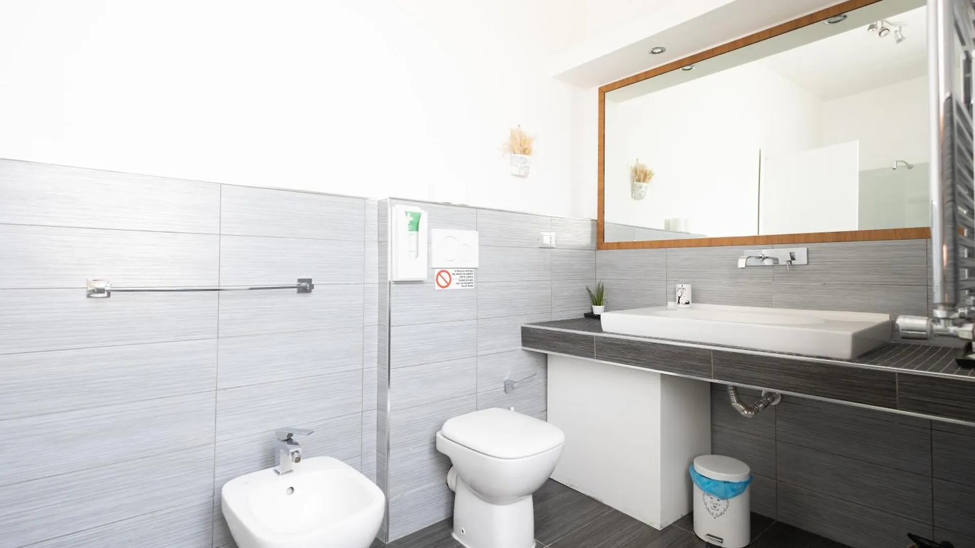 Romerooms Cola Di Rienzo Bed & Breakfast Rome