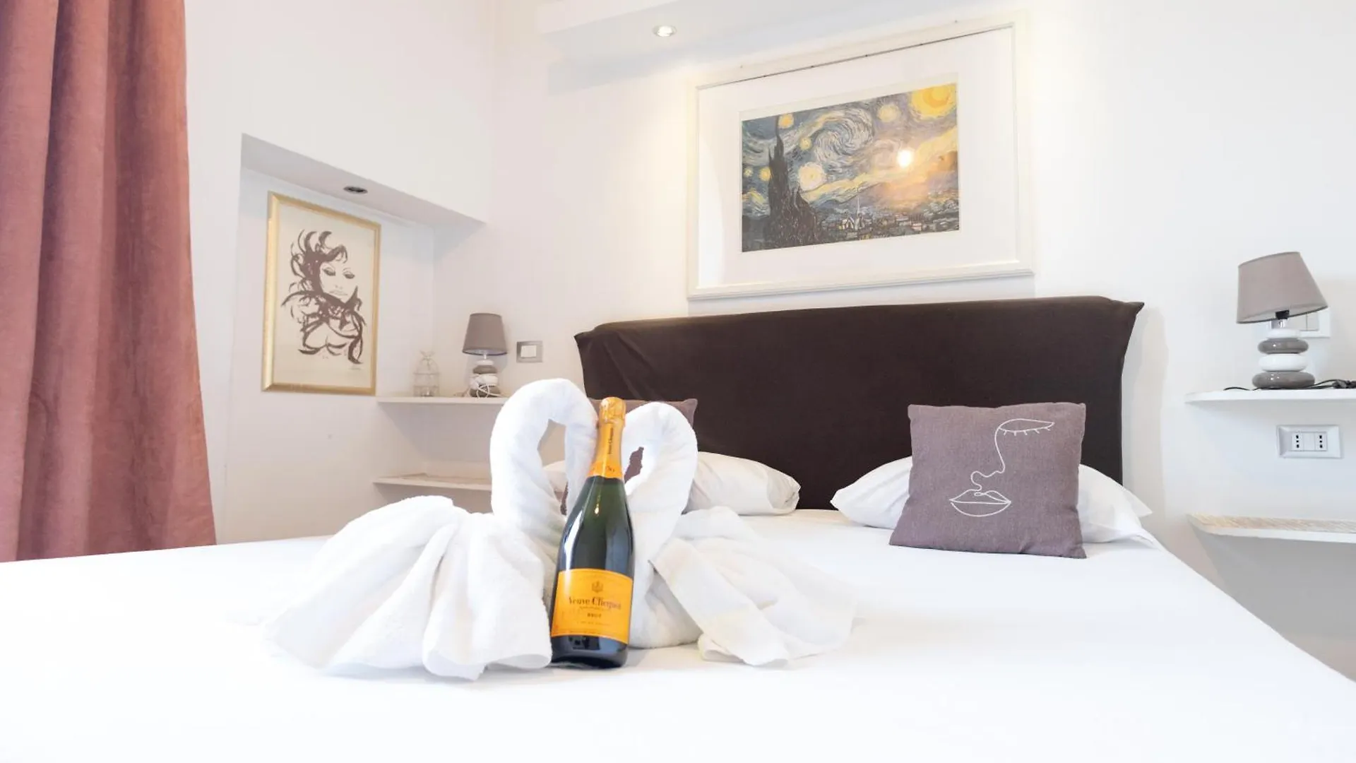 Bed & Breakfast Romerooms Cola Di Rienzo