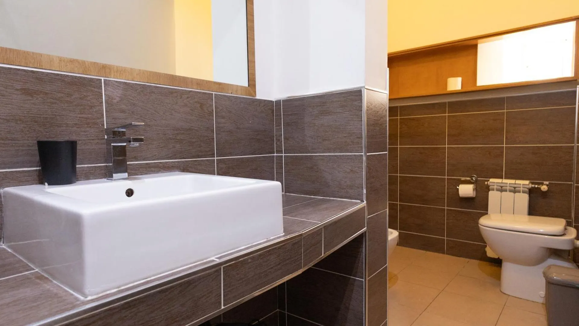 Bed & Breakfast Romerooms Cola Di Rienzo